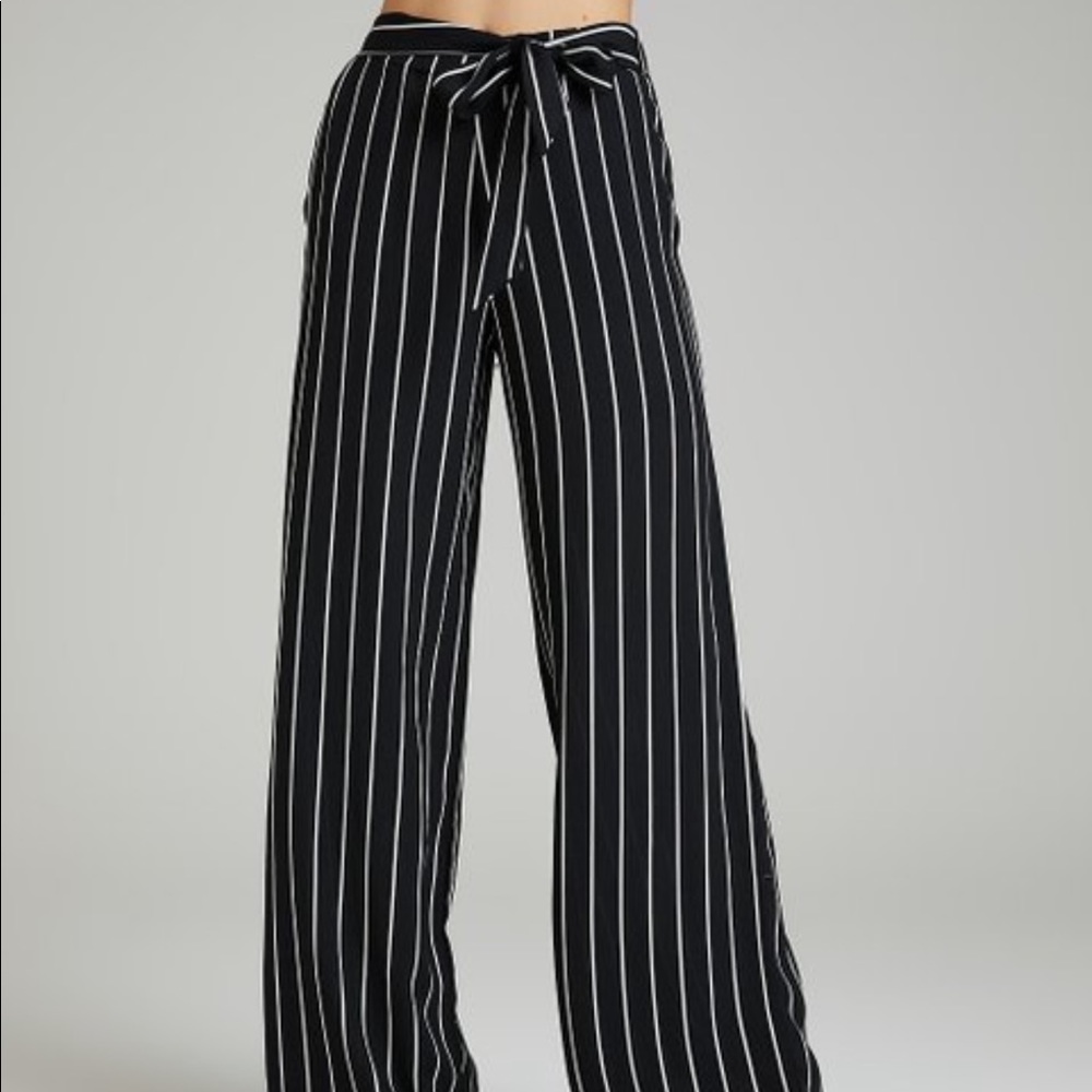 🦋🔥fashion nova pants💜 - Picture 3 of 8